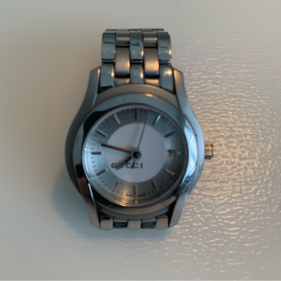 Authentic Gucci Timeless Watch - Picture 2 of 4